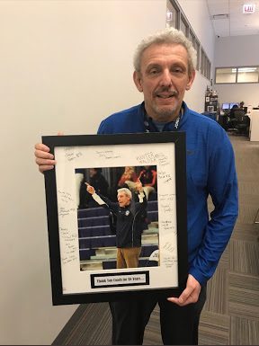 A long chapter of his career is closed as he retirees from coaching; the 2017-18 team dedicates a photo in his honor signed by all of the players.